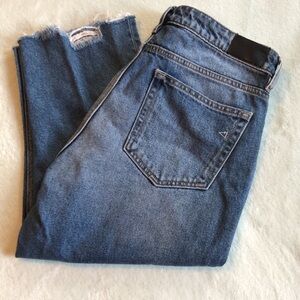 Raw hem notched capri jeans